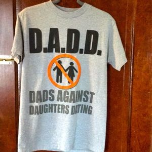 Men’s small D.A.D. D. ink inc. gray short sleeve T